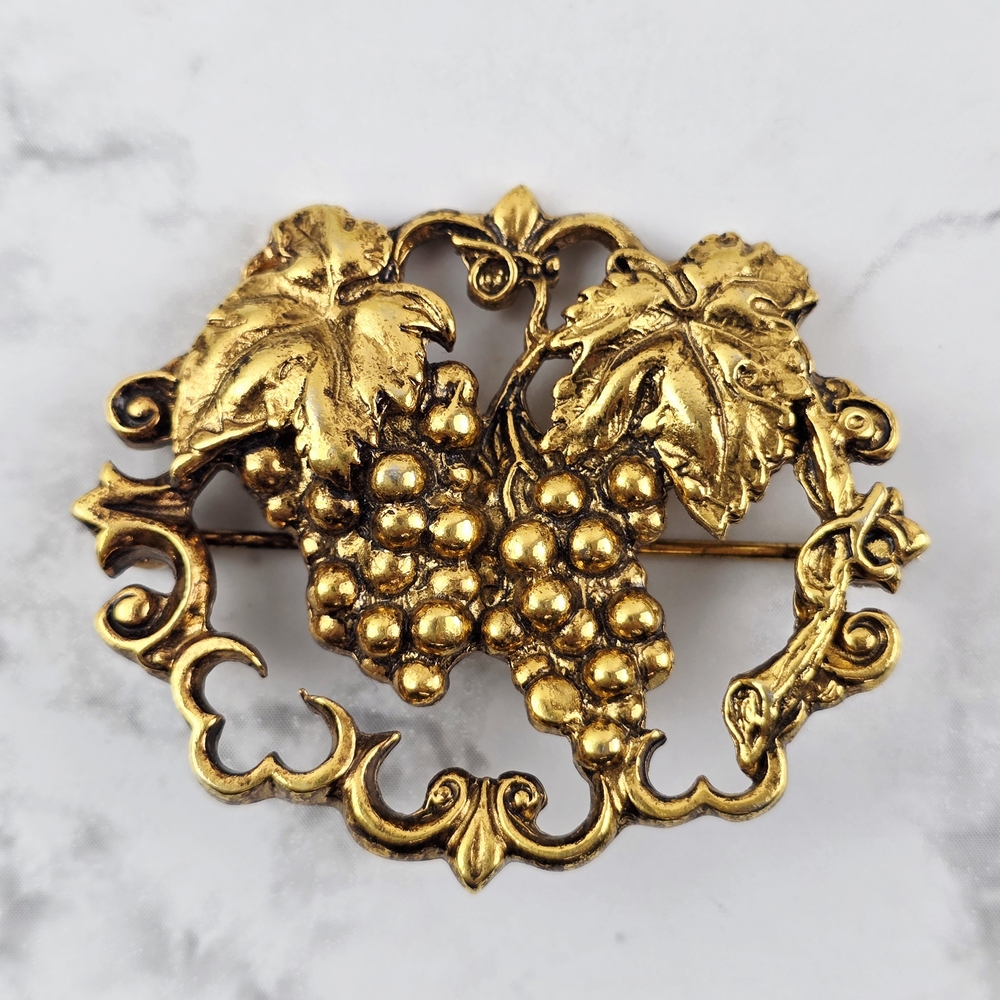 Vintage Brooch Gold Brass Grape Leaf Jewelry Accessories Women Wine Vines Fruit